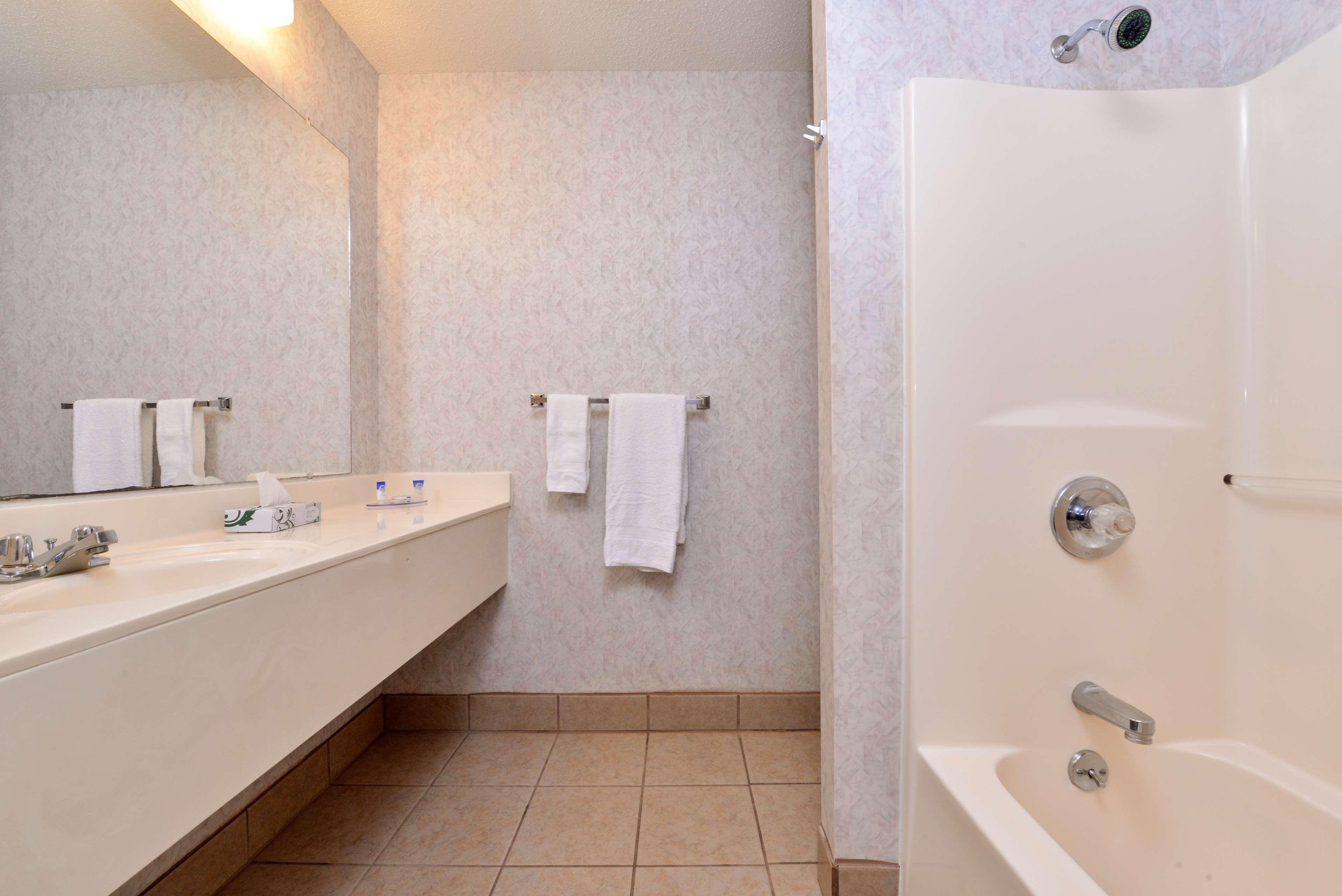 Americas Best Value Inn Knob Noster Εξωτερικό φωτογραφία
