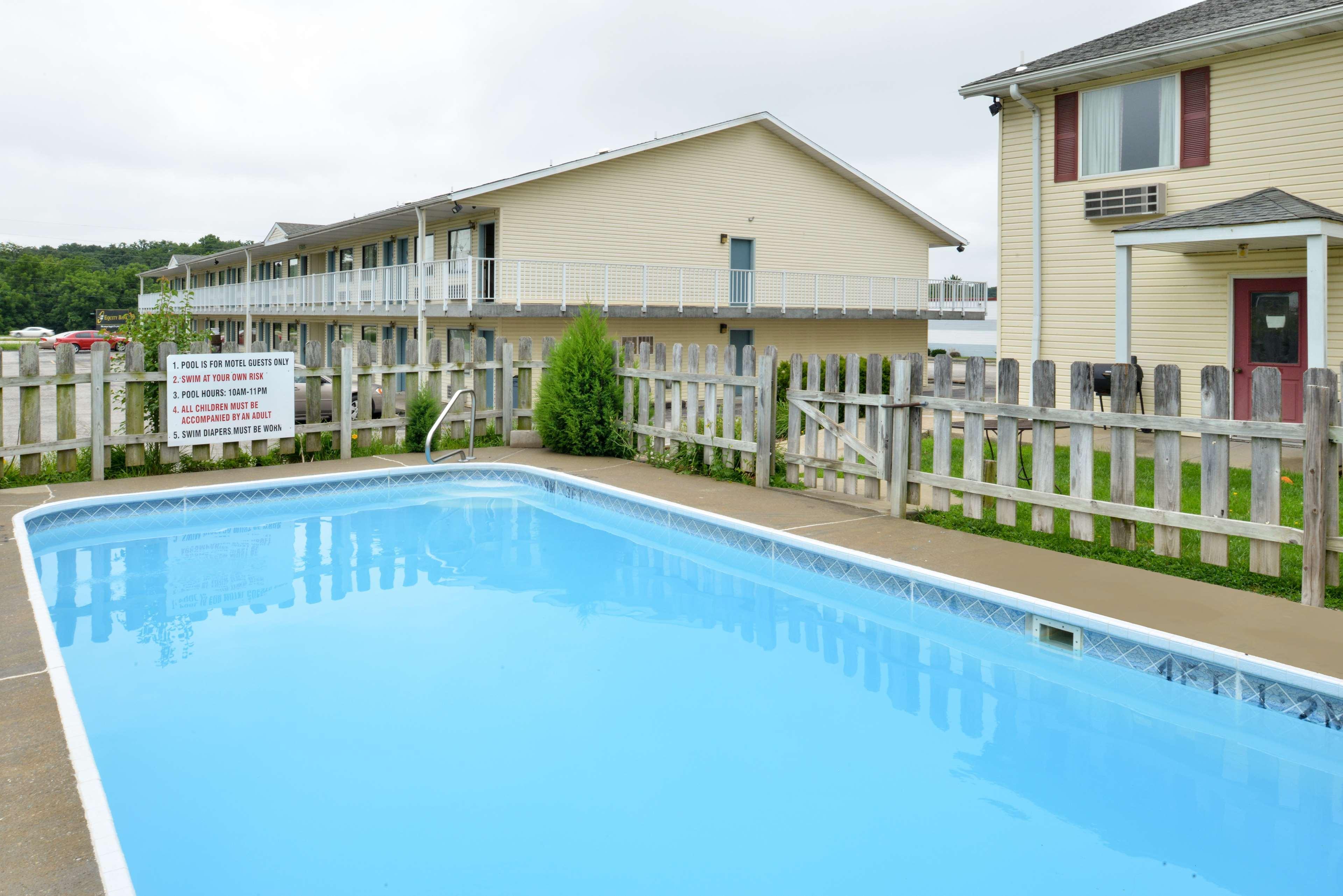 Americas Best Value Inn Knob Noster Εξωτερικό φωτογραφία