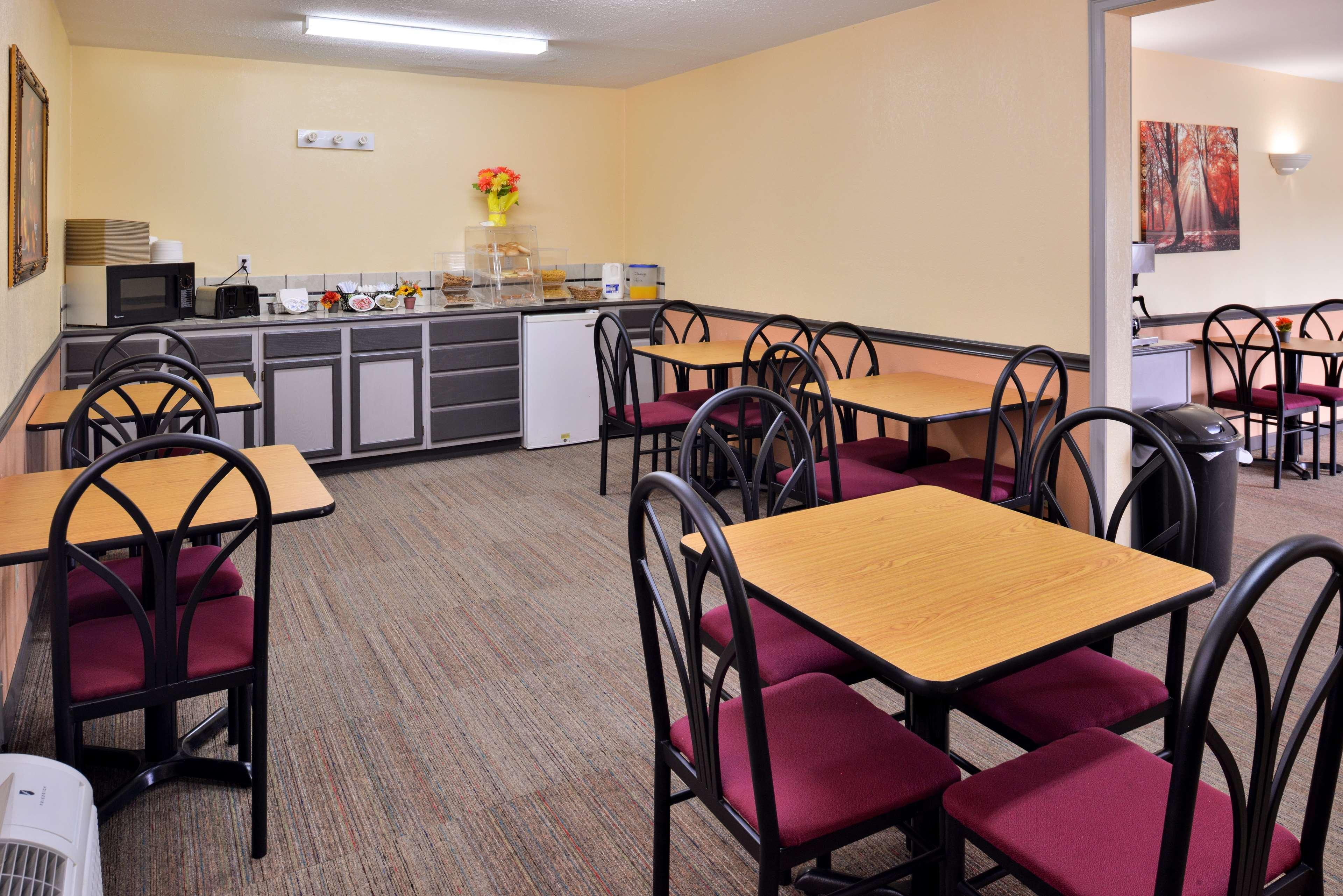 Americas Best Value Inn Knob Noster Εξωτερικό φωτογραφία