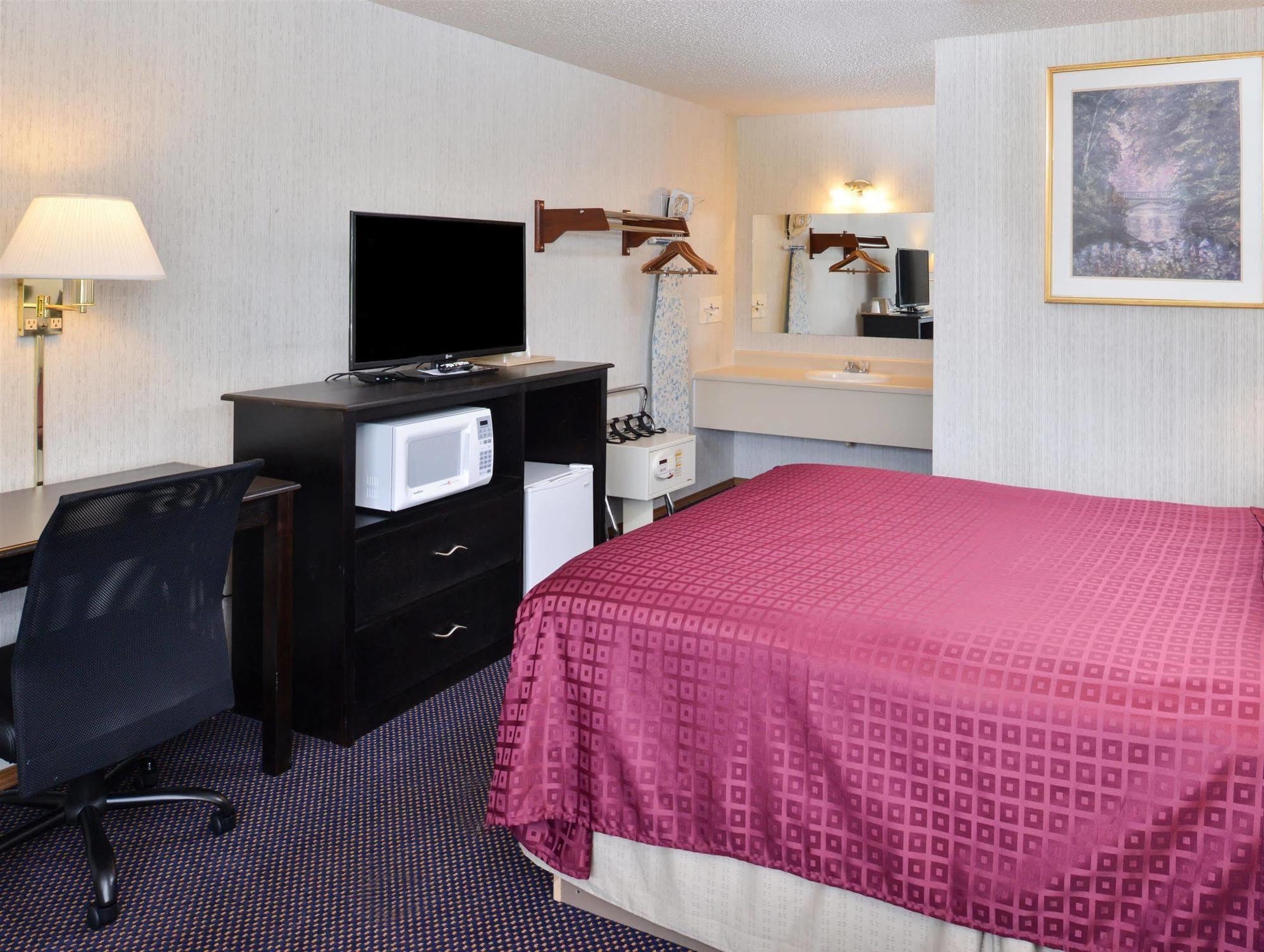 Americas Best Value Inn Knob Noster Εξωτερικό φωτογραφία
