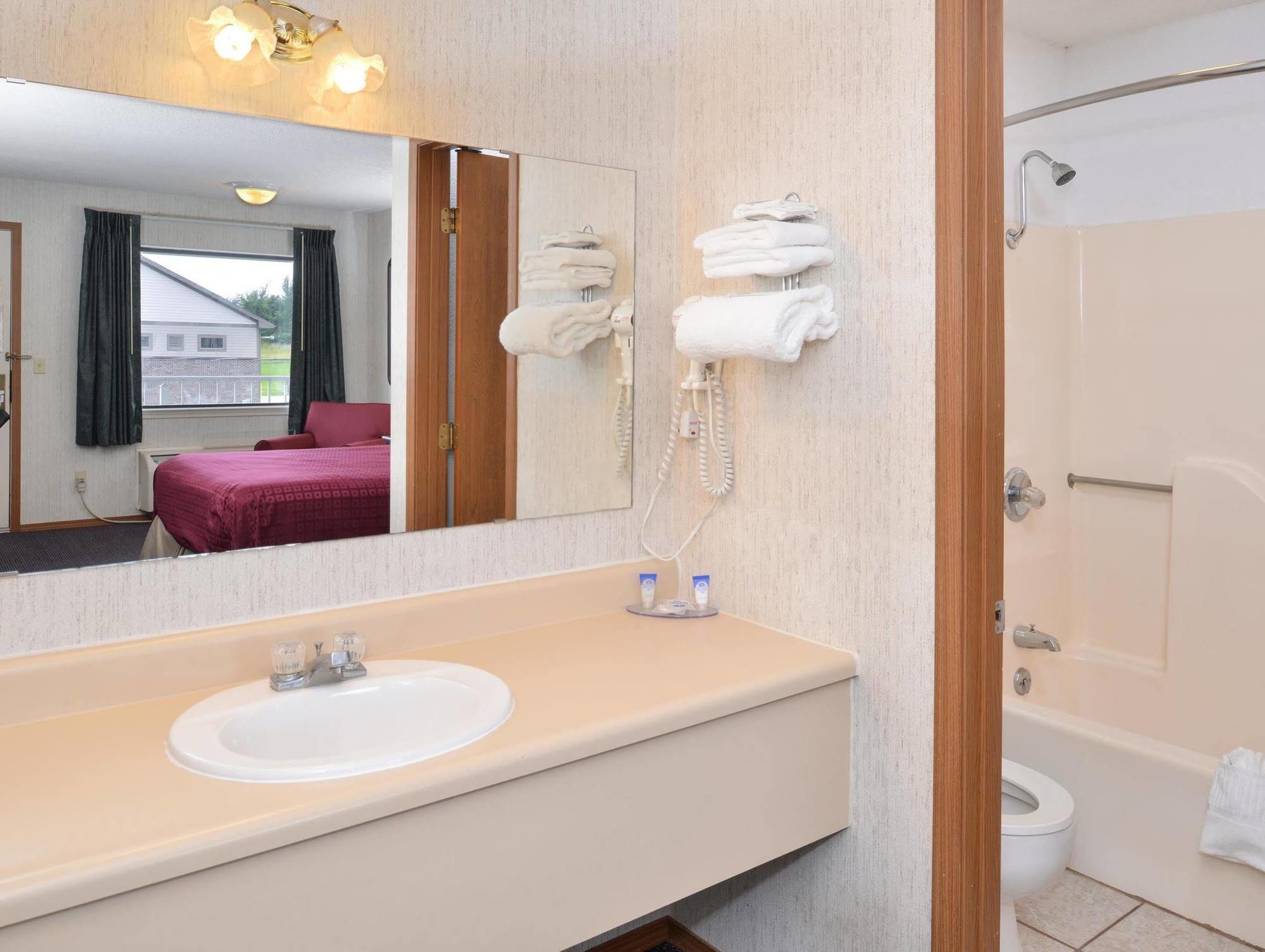 Americas Best Value Inn Knob Noster Εξωτερικό φωτογραφία